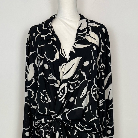 ASOS DESIGN Wrap Front Midi Dress in Abstract Floral Print. Plus Size 24. NWT. - Picture 2 of 10